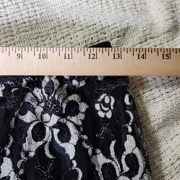 2pc Lace Lounge Set - Picture 9 of 11